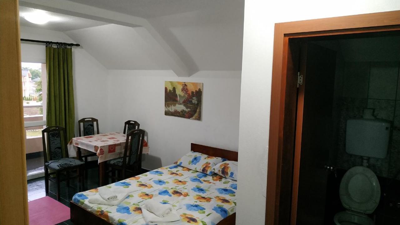 Srebrna Nit Apartment Veliko Gradiste Luaran gambar