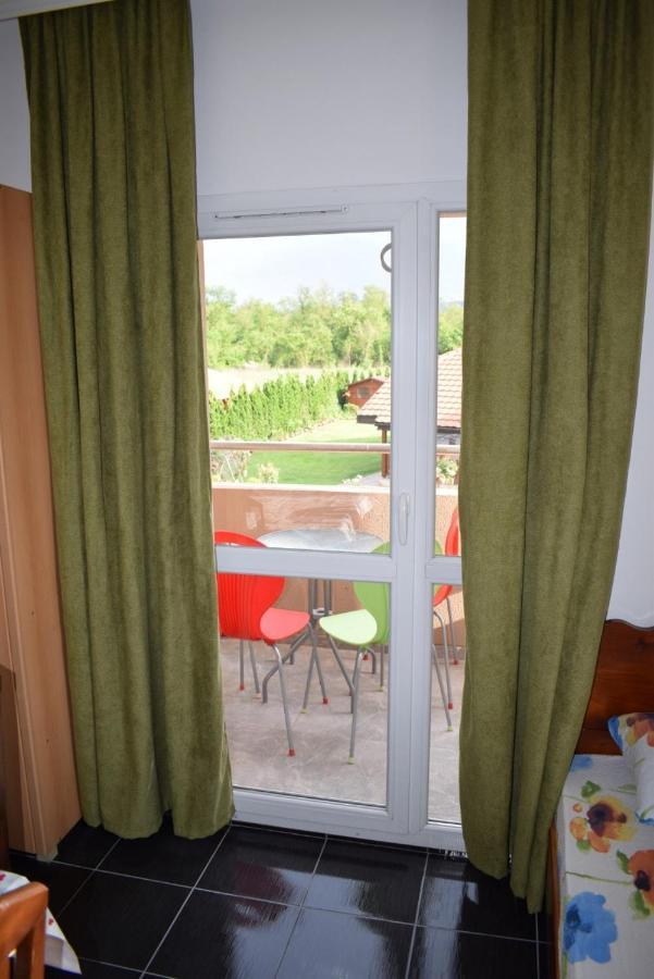 Srebrna Nit Apartment Veliko Gradiste Luaran gambar