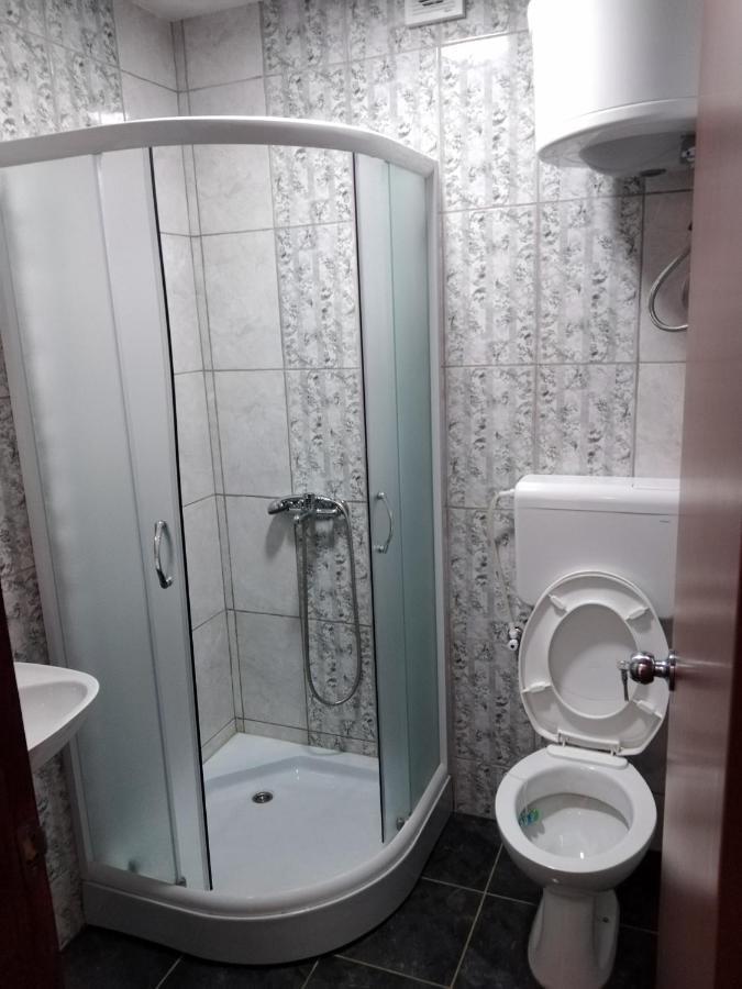Srebrna Nit Apartment Veliko Gradiste Luaran gambar